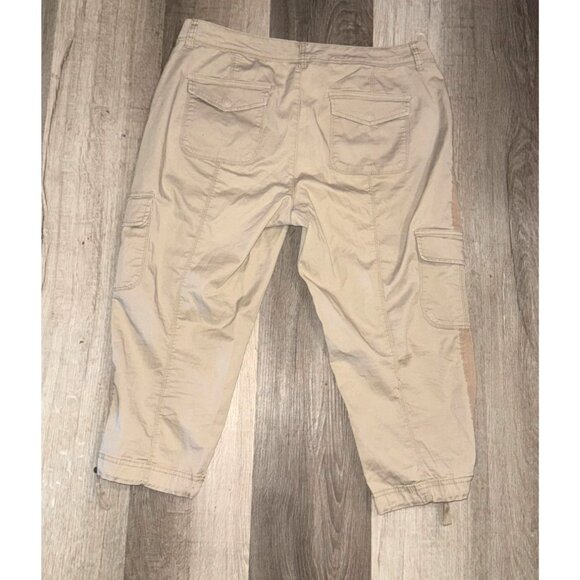 Time And Tru Womens Beige Capri Cargo Pants Size 12 Adjustable Hem Cotton Blend - Picture 6 of 6